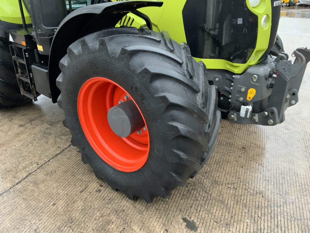 Claas Arion 650 Tractor (ST25369)