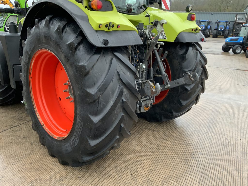 Claas Arion 650 Tractor (ST25369)