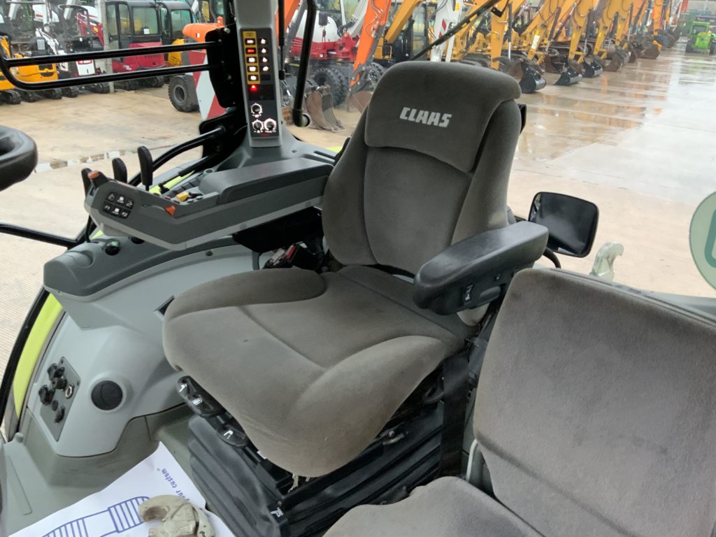 Claas Arion 650 Tractor (ST25369)