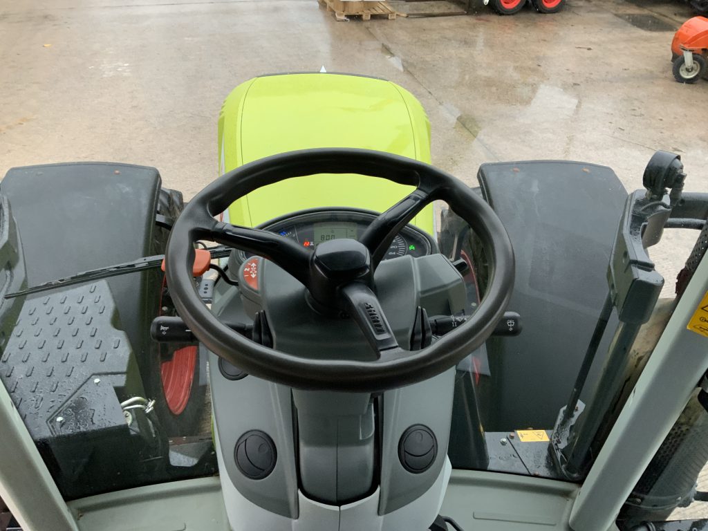Claas Arion 650 Tractor (ST25369)