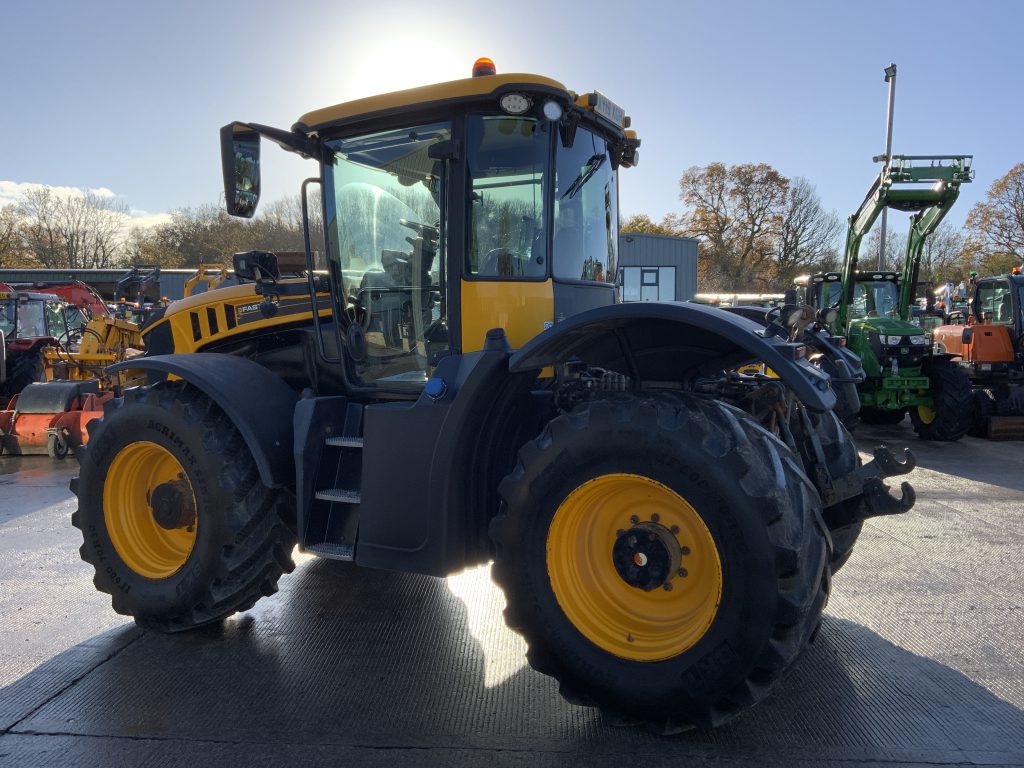 JCB 4220 Fastrac Tractor (ST25127)