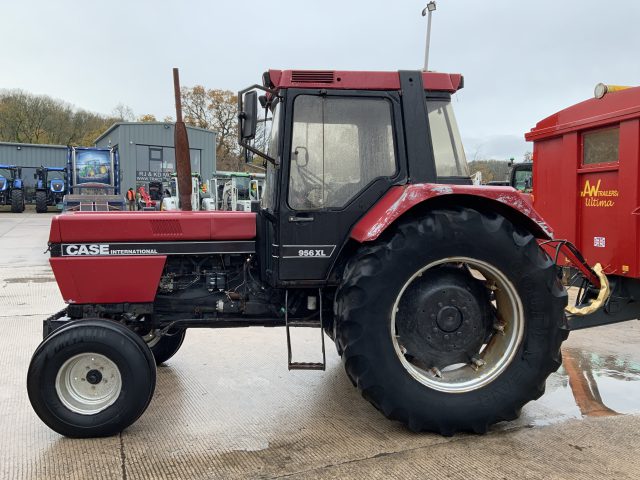 Case International 956XL Tractor (ST25153)
