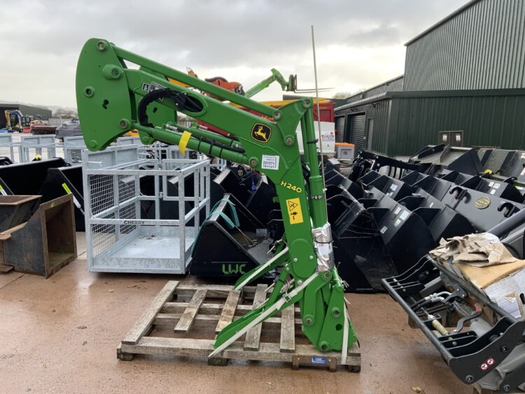 John Deere H240 Loader Boom (ST25258)