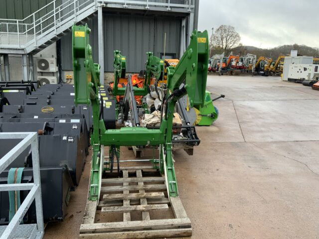 John Deere H240 Loader Boom (ST25258)