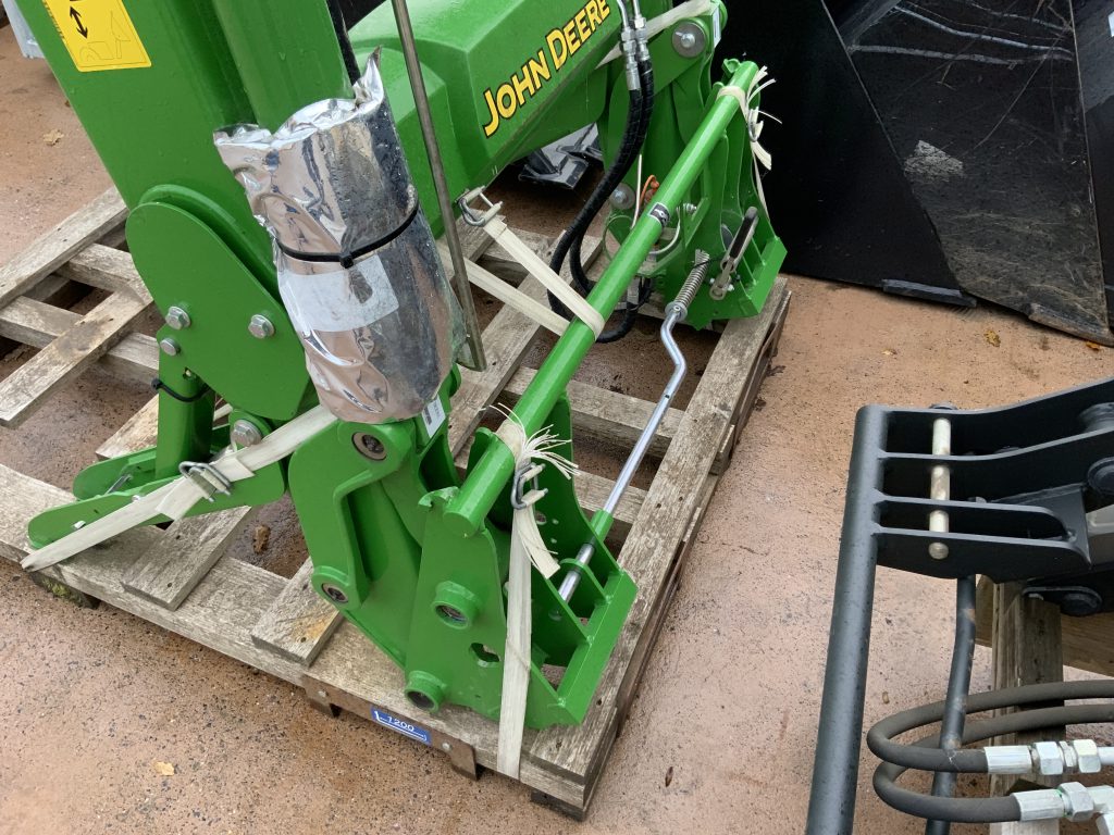 John Deere H240 Loader Boom (ST25258)