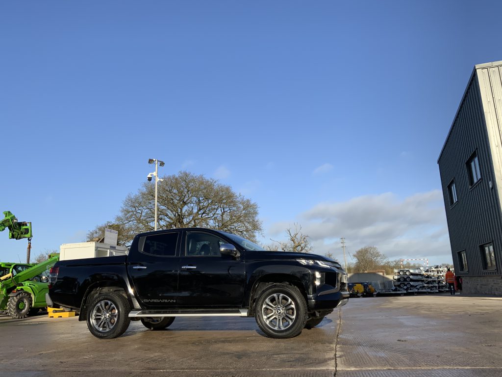 Mitsubishi L200 2.2 DI-D DC Barbarian Auto 4WD Euro 6 (s/s) 4dr (ST25328)