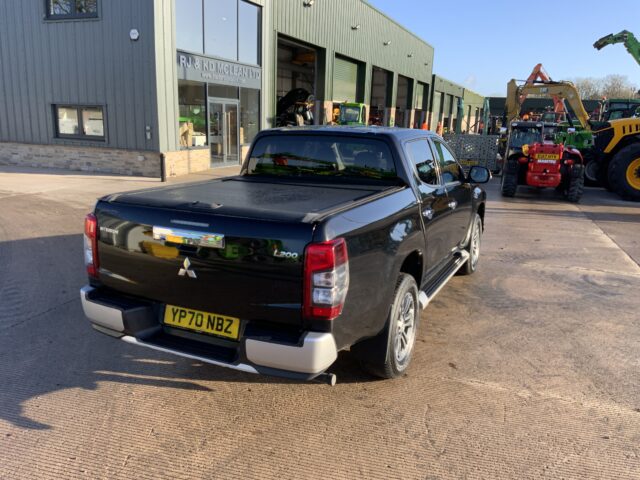 Mitsubishi L200 2.2 DI-D DC Barbarian Auto 4WD Euro 6 (s/s) 4dr (ST25328)