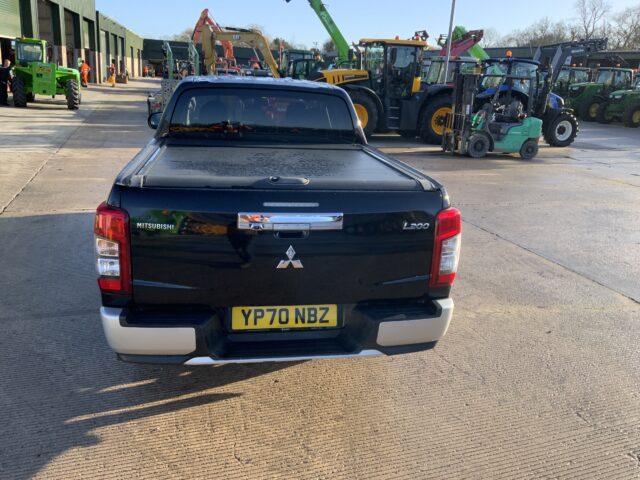 Mitsubishi L200 2.2 DI-D DC Barbarian Auto 4WD Euro 6 (s/s) 4dr (ST25328)