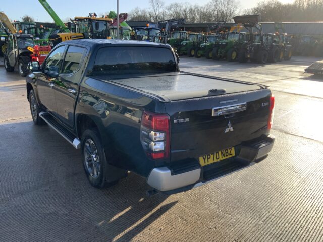 Mitsubishi L200 2.2 DI-D DC Barbarian Auto 4WD Euro 6 (s/s) 4dr (ST25328)