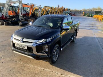 Mitsubishi L200 2.2 DI-D DC Barbarian Auto 4WD Euro 6 (s/s) 4dr (ST25328)
