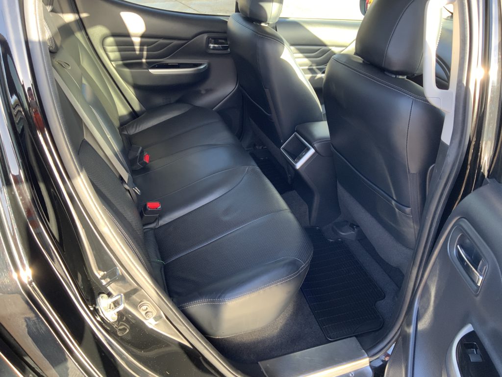 Mitsubishi L200 2.2 DI-D DC Barbarian Auto 4WD Euro 6 (s/s) 4dr (ST25328)