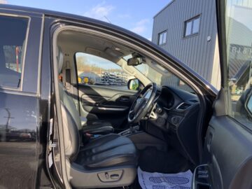 Mitsubishi L200 2.2 DI-D DC Barbarian Auto 4WD Euro 6 (s/s) 4dr (ST25328)