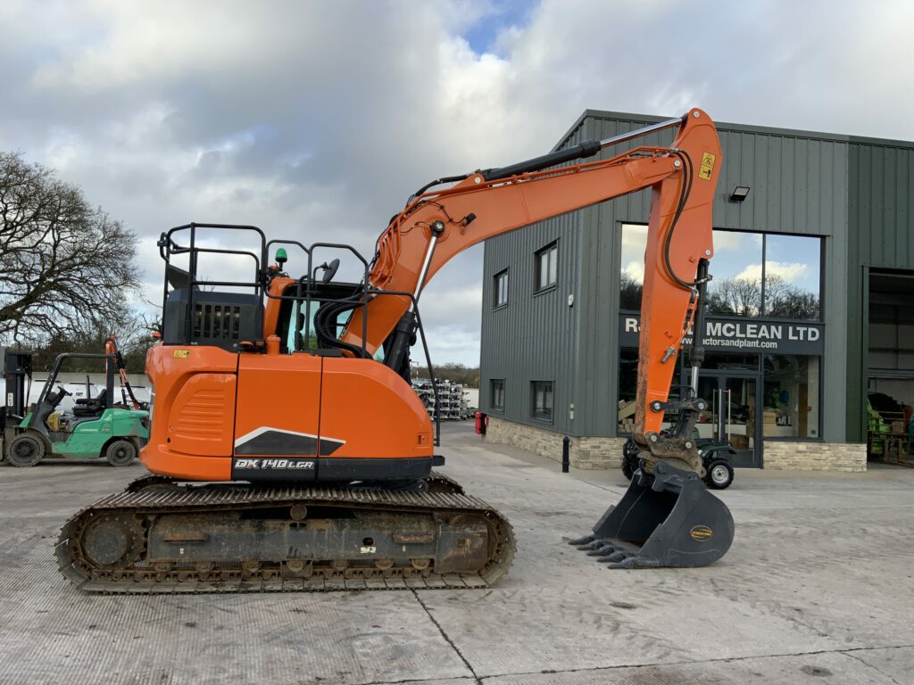 Doosan DX140 LCR Digger (ST25351)