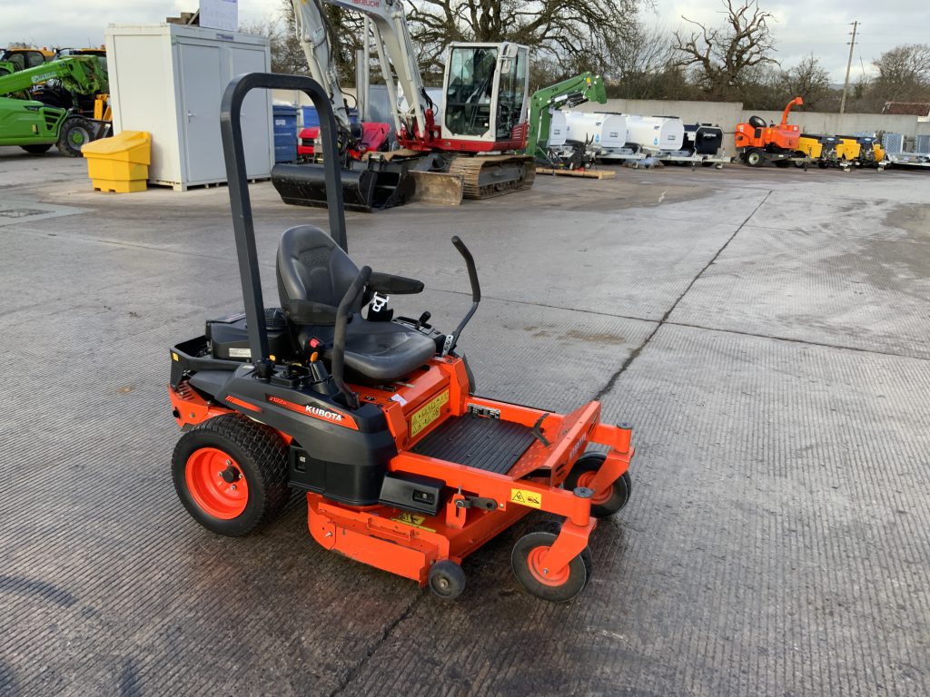 Kubota Z122R Skid Steer Mower (ST25275)