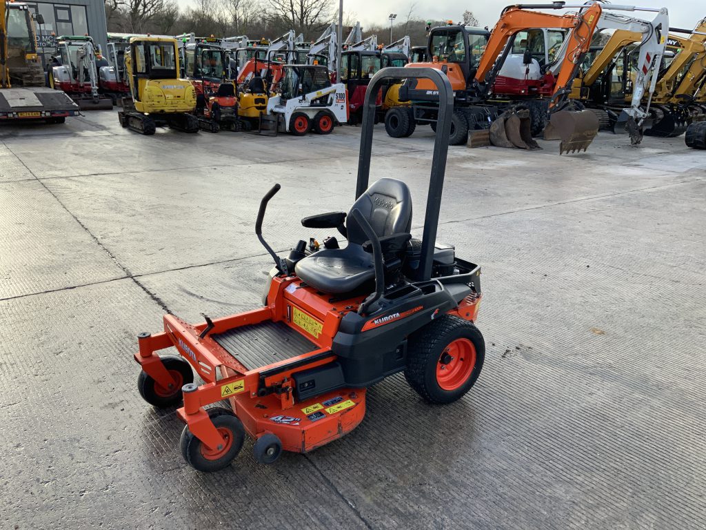Kubota Z122R Skid Steer Mower (ST25275)