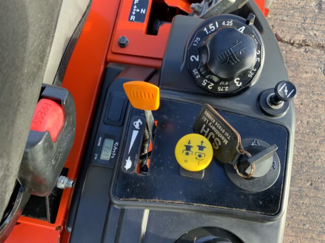 Kubota Z122R Skid Steer Mower (ST25275)