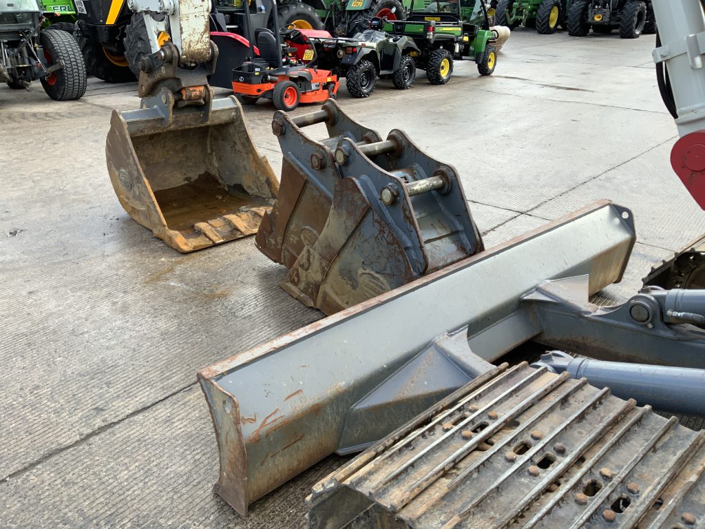 Takeuchi TB2150 Digger (ST25221)