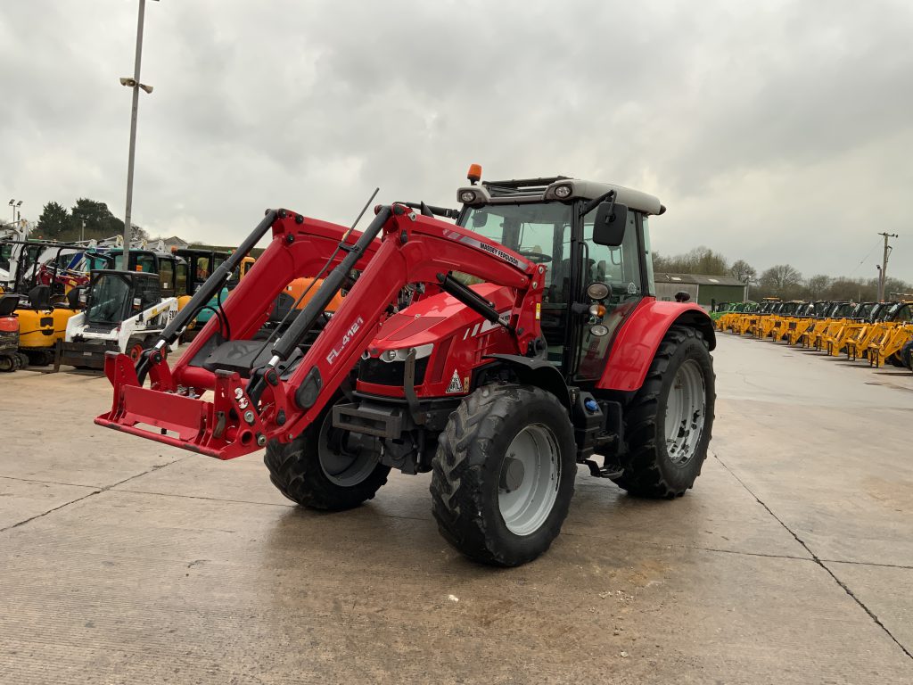 Massey Ferguson 5712SL Dyna 4 Tractor (ST25361)