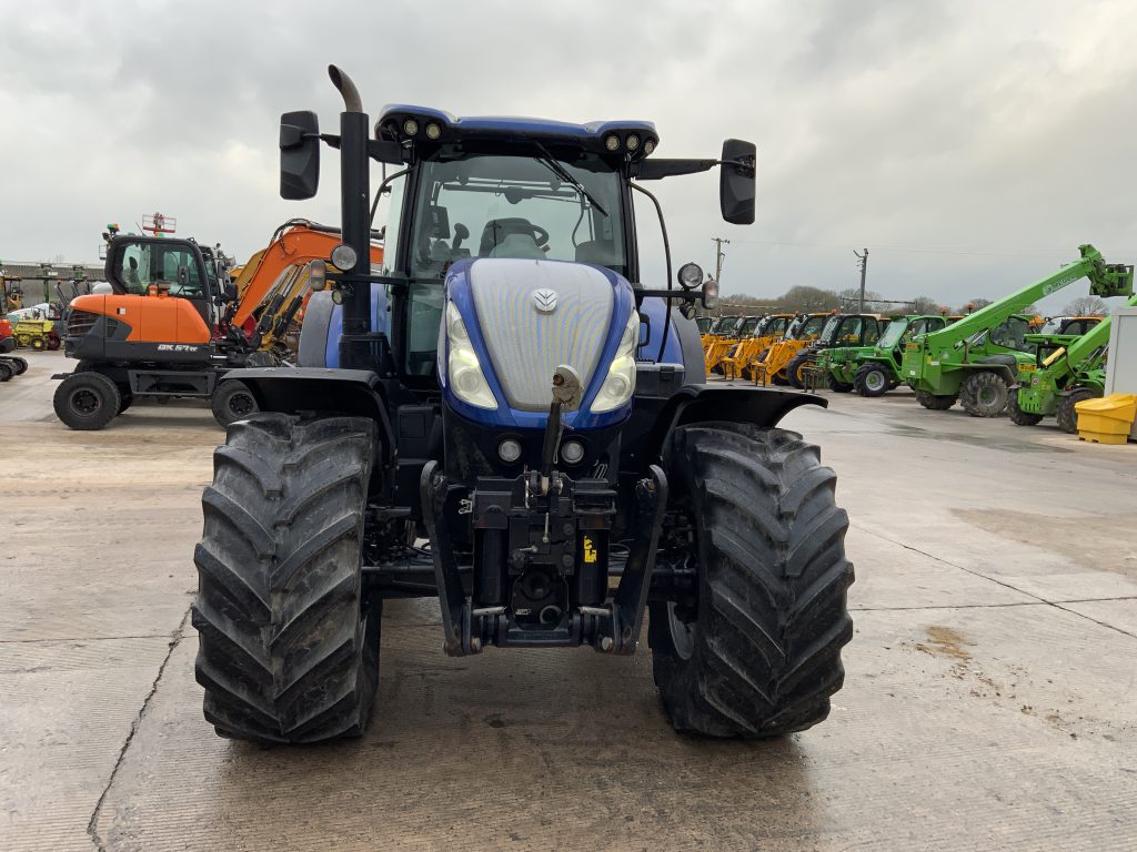 New Holland T7.270 Blue power Tractor (ST25396)