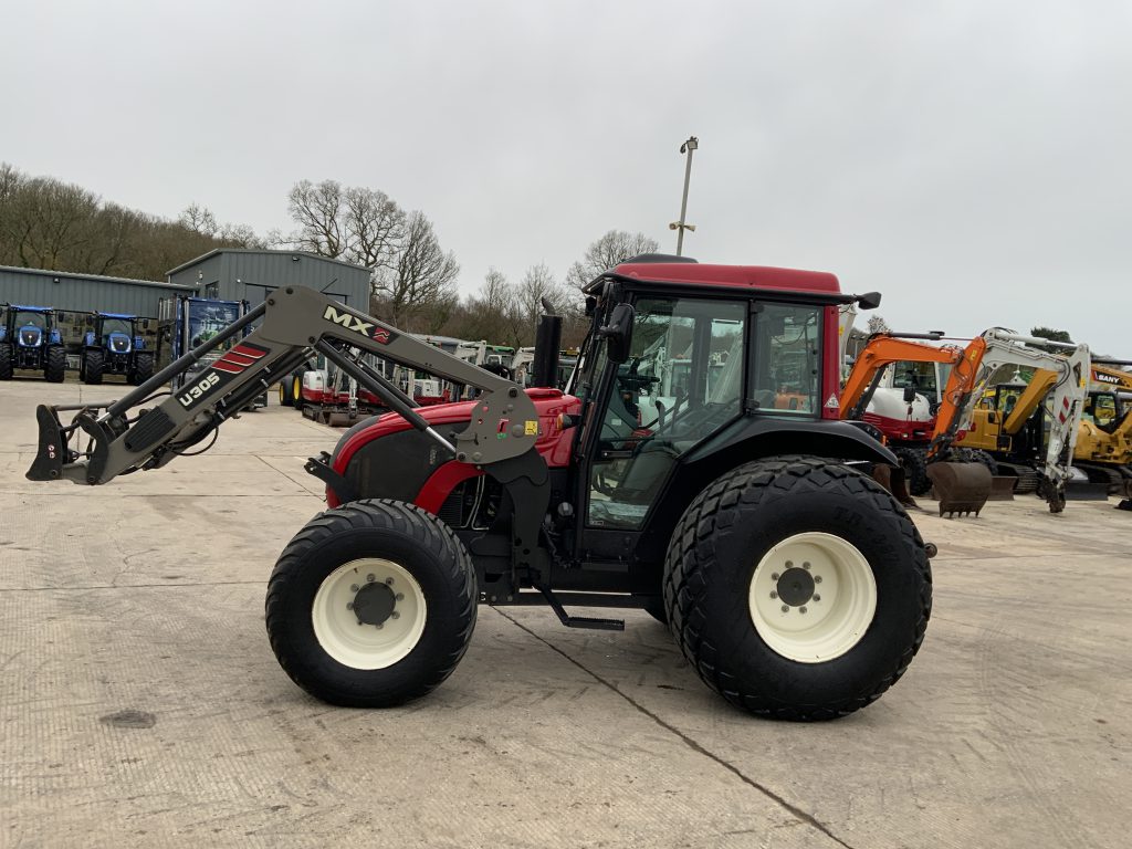 Valtra A93 Unlimited Tractor (ST25247)