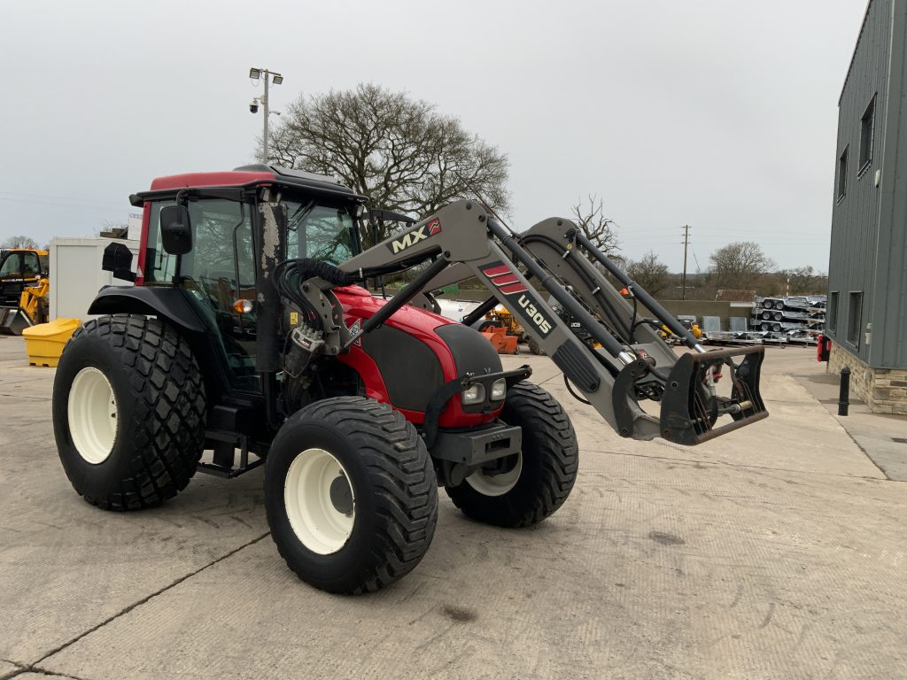 Valtra A93 Unlimited Tractor (ST25247)