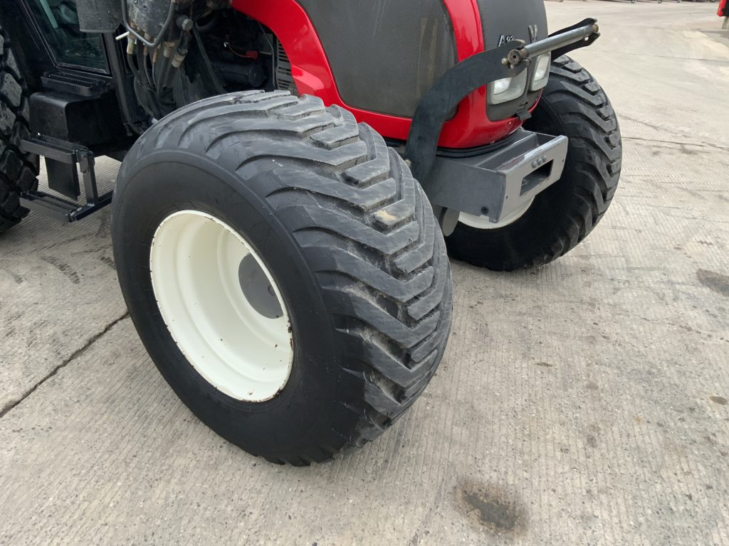 Valtra A93 Unlimited Tractor (ST25247)