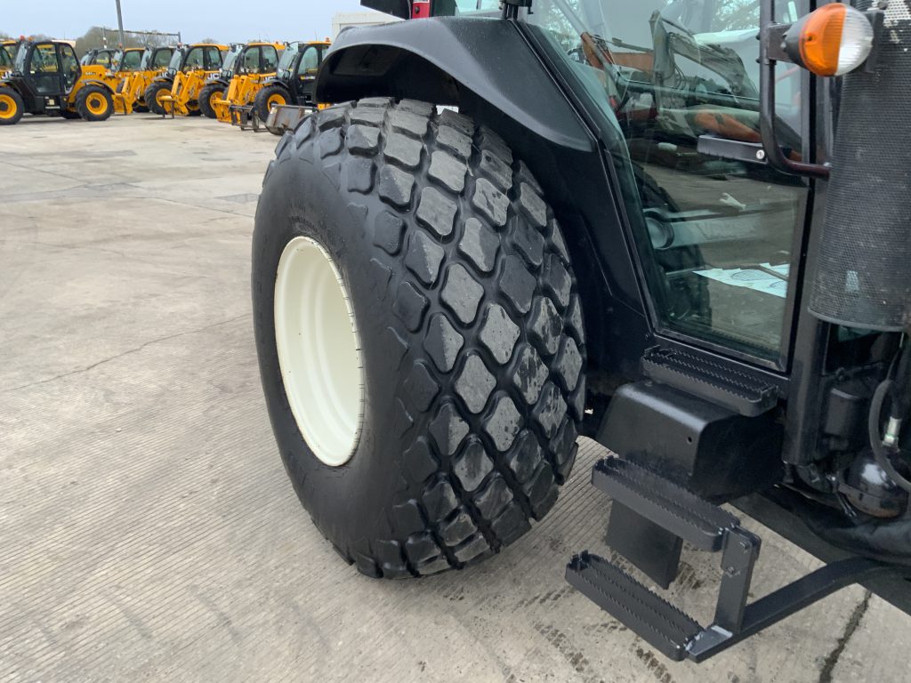 Valtra A93 Unlimited Tractor (ST25247)