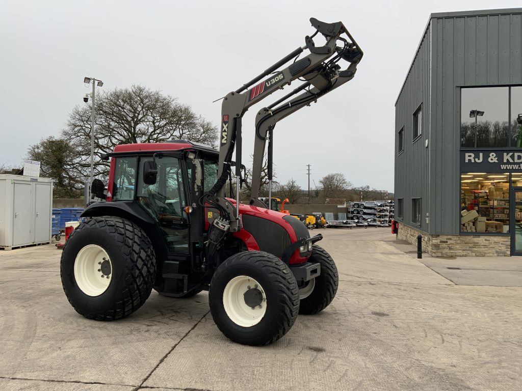 Valtra A93 Unlimited Tractor (ST25247)