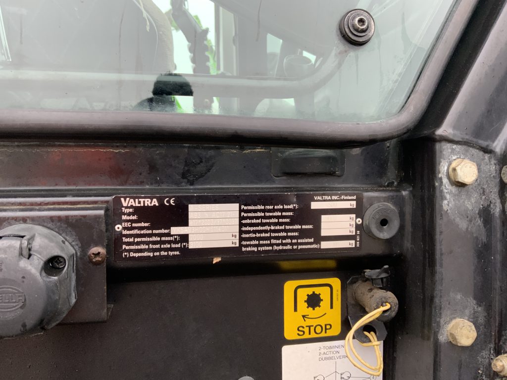 Valtra A93 Unlimited Tractor (ST25247)