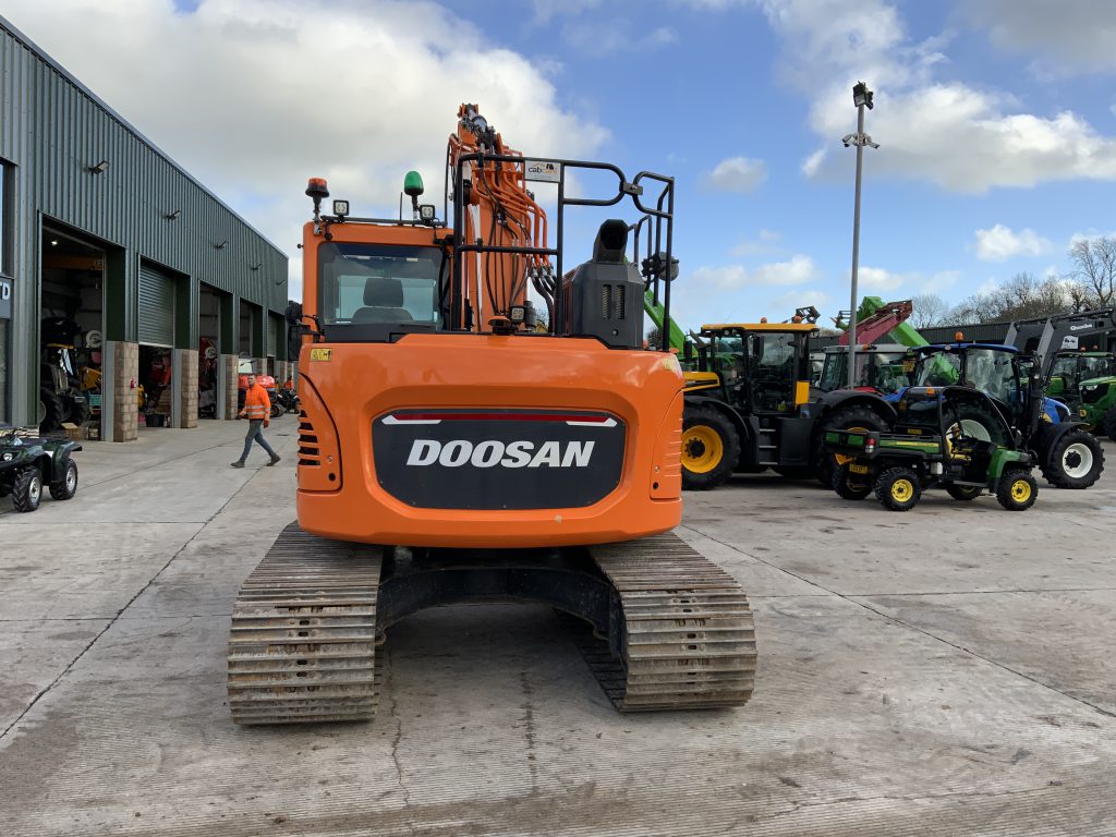Doosan DX140 LCR Digger (ST25351)