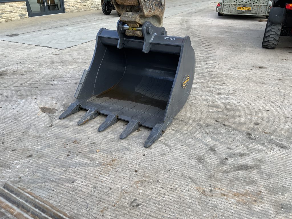 Doosan DX140 LCR Digger (ST25351)