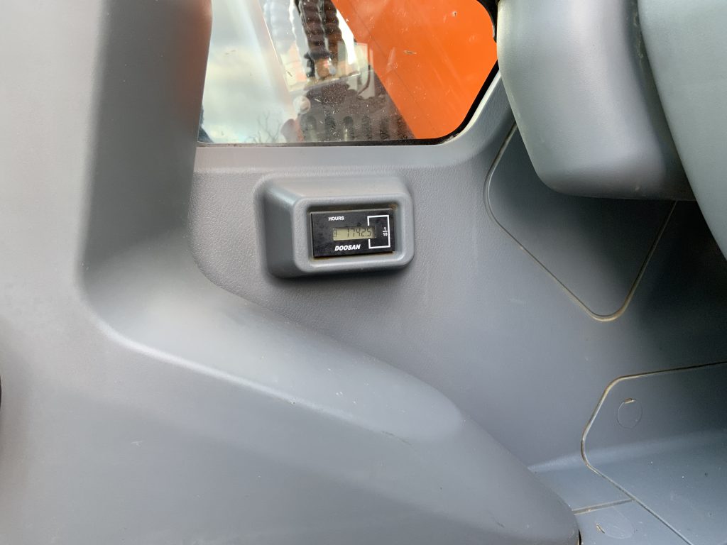 Doosan DX140 LCR Digger (ST25351)