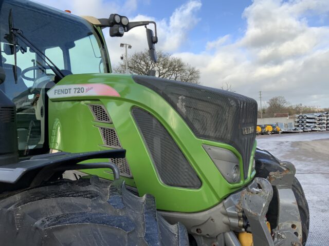 Fendt 720 Power Plus Tractor (ST25225)