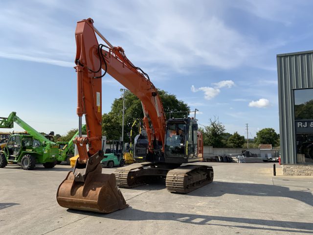 hitachi-zaxis-225-uslc-6-eco-st24051-copy-hitachi-zaxis-225-uslc-6-eco-st24051-img-9273