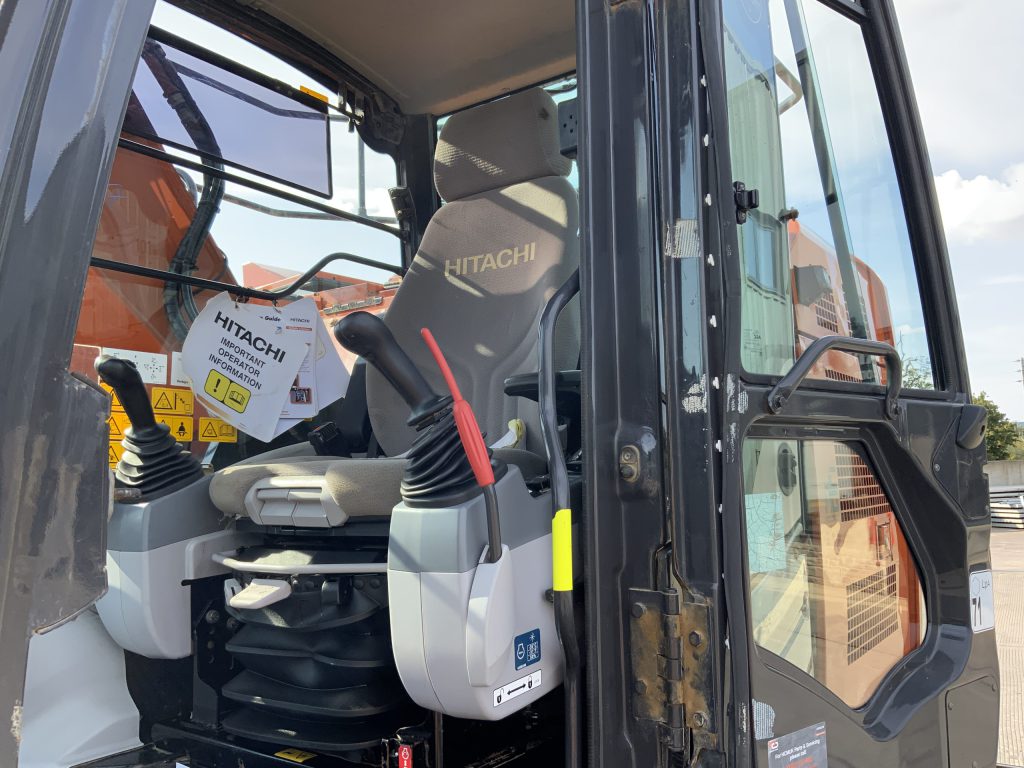 Hitachi ZAXIS 225 USLC-6 Eco (ST24051)