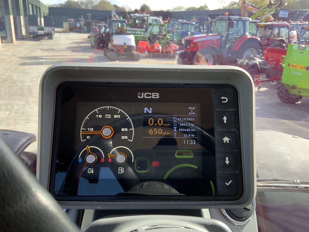 JCB 4220 Fastrac Tractor (ST24436)