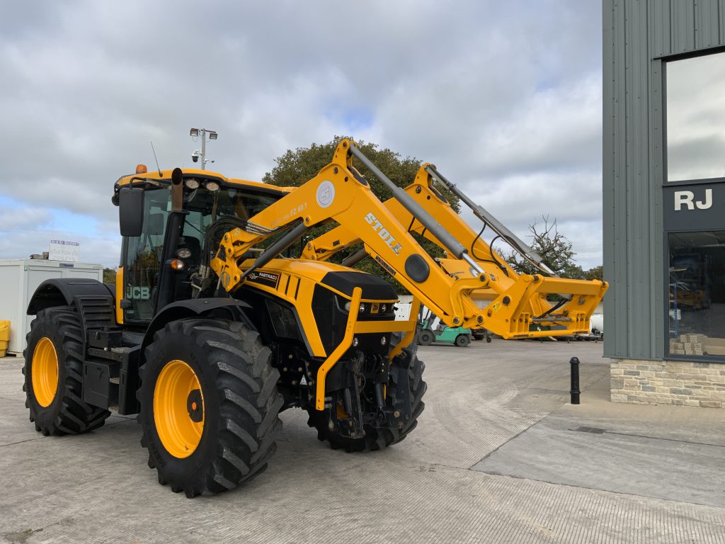 JCB 4220 Fastrac Tractor (ST24632)