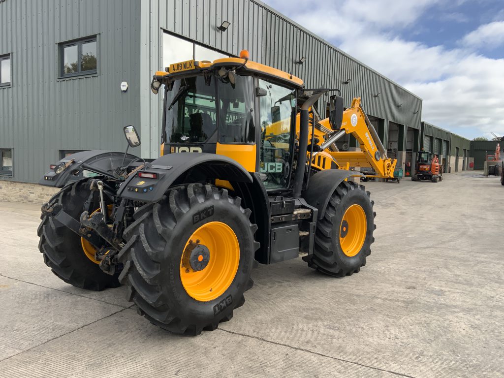 JCB 4220 Fastrac Tractor (ST24632)