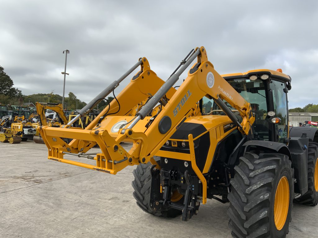 JCB 4220 Fastrac Tractor (ST24632)
