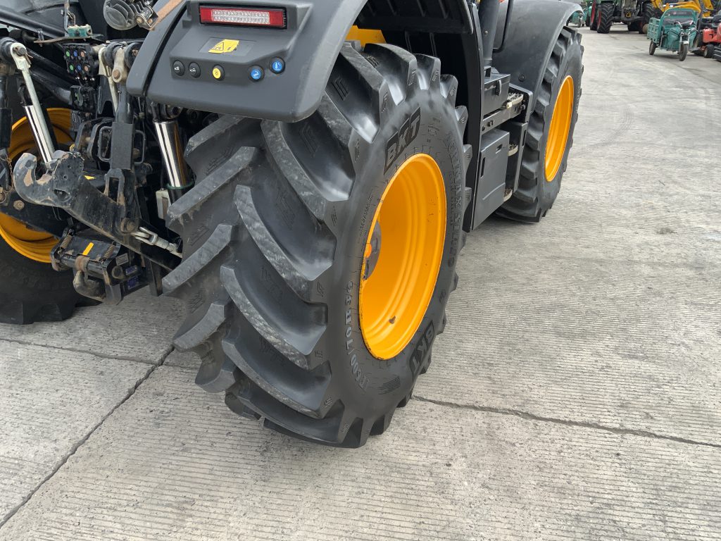 JCB 4220 Fastrac Tractor (ST24632)