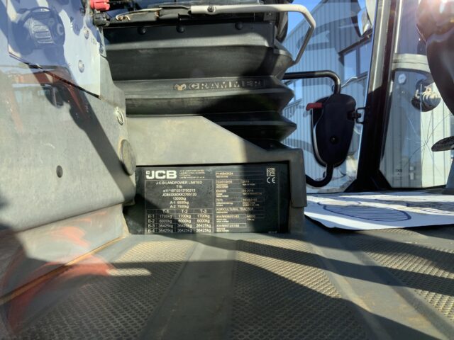 JCB 4220 Fastrac Tractor (ST25127)