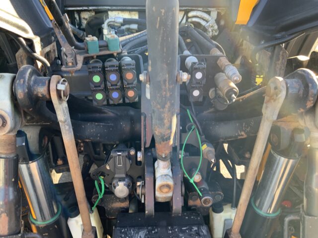 JCB 4220 Fastrac Tractor (ST25127)