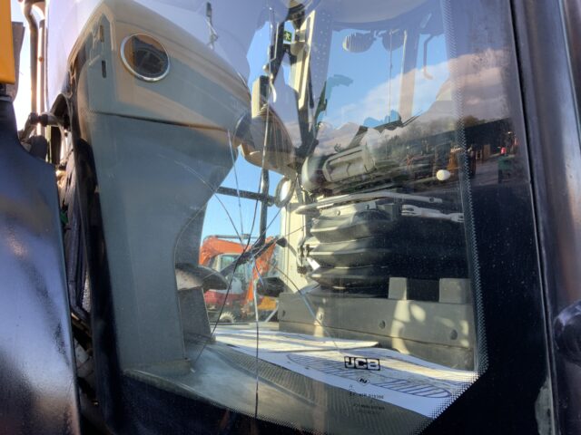 JCB 4220 Fastrac Tractor (ST25127)