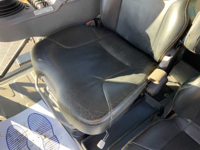 JCB 4220 Fastrac Tractor (ST25127)