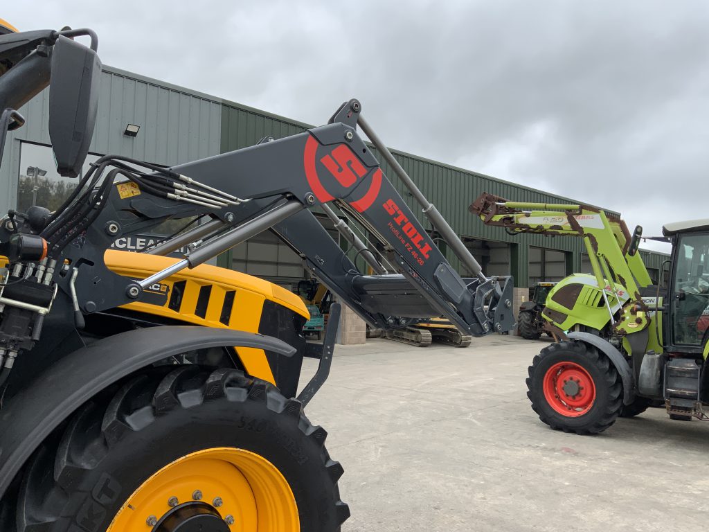 JCB Fastrac 4220 Tractor (ST24631)