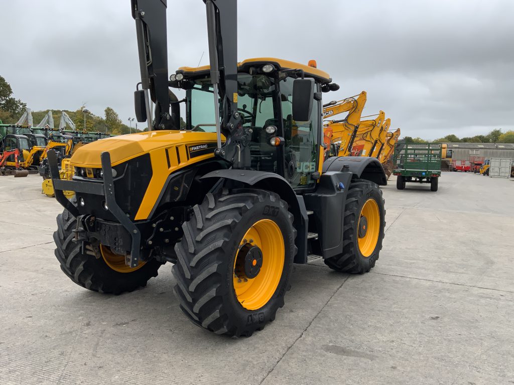 JCB Fastrac 4220 Tractor (ST24631)