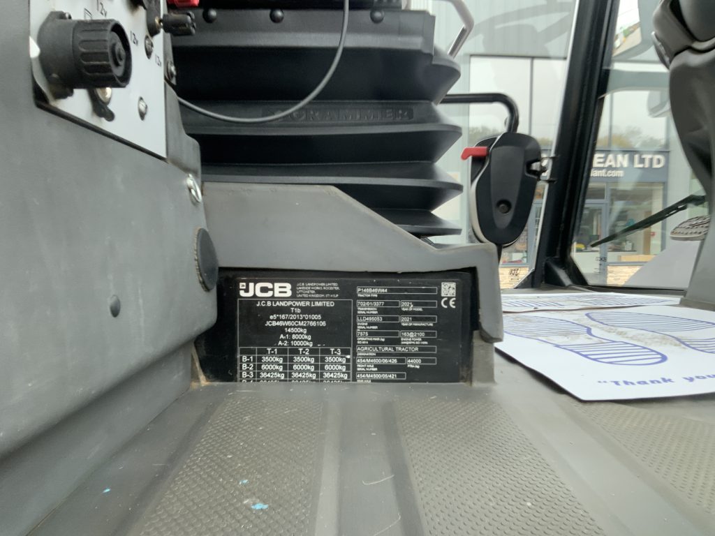 JCB Fastrac 4220 Tractor (ST24631)