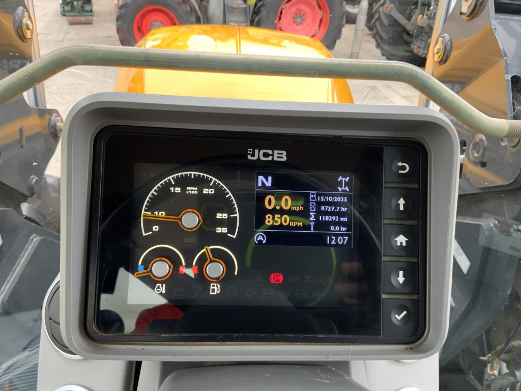 JCB Fastrac 4220 Tractor (ST24631)