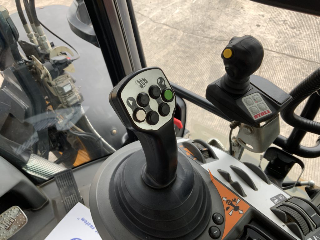 JCB Fastrac 4220 Tractor (ST24631)