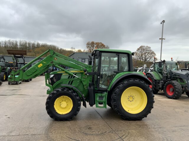 John Deere 6125M Tractor (ST25213)